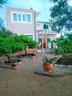 Jakov one bedroom apartment Sucuraj